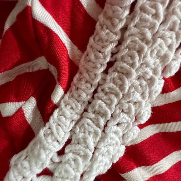 Soft Surroundings Red White Stripe Cold Shoulder Lace Trim Top PM - Picture 7 of 10